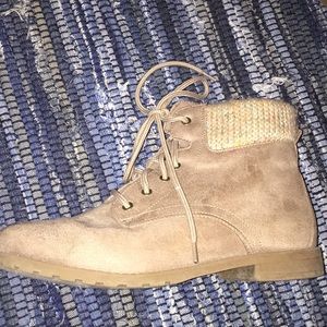 american eagle boots, like army boots or booties